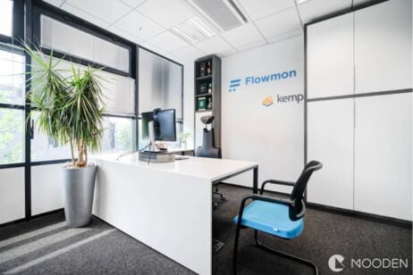 moderní kanceláře ve stylu minimalismu