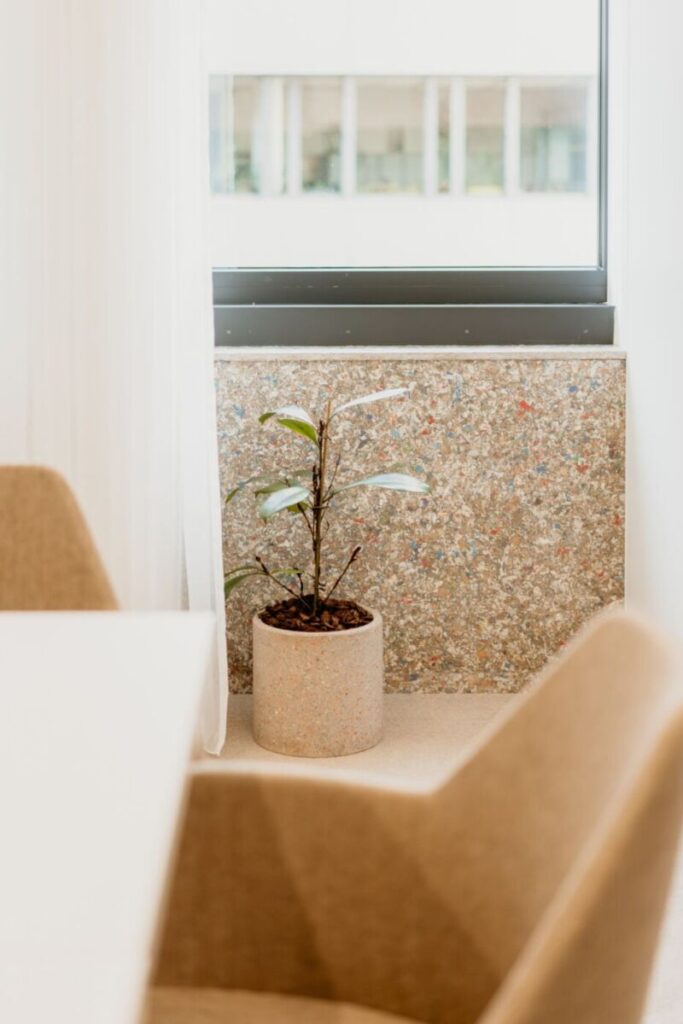 PackWall květináč