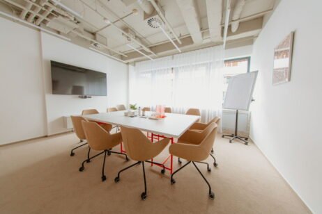 packwall desky v kanceláři